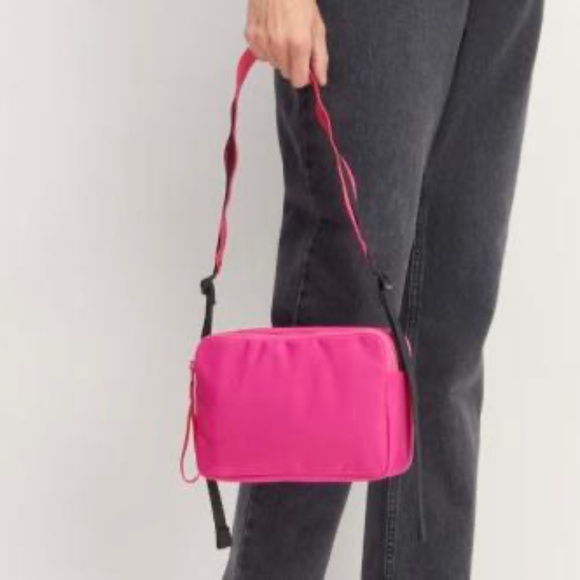 Everlane The Recycled Nylon Camera Bag - Crossbody/Shoulder Bag - Hot Pink - Picture 1 of 5